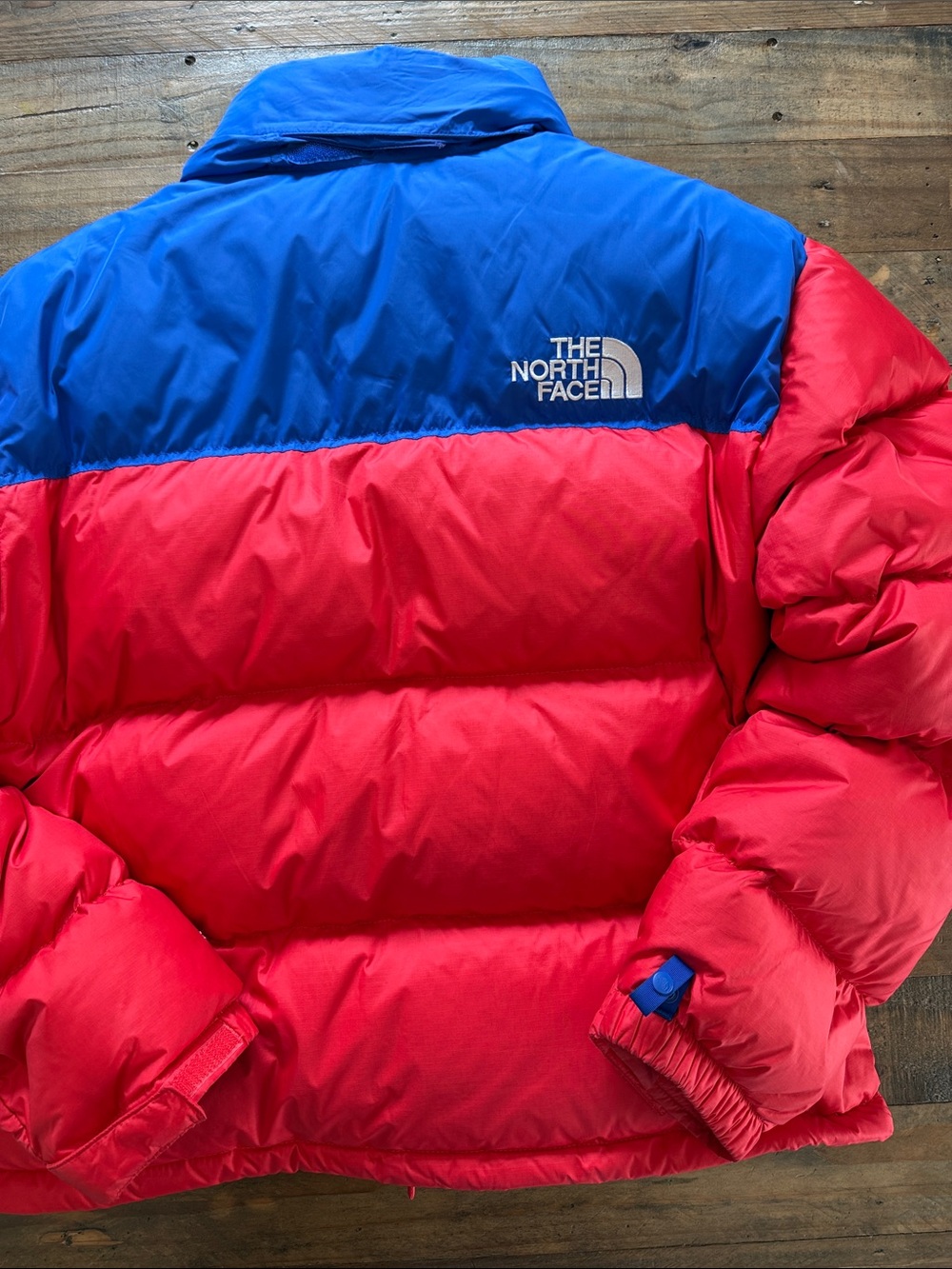 The North Face mens Red and Blue Puffer Jacket- like new used condition. - Picture 4 of 5